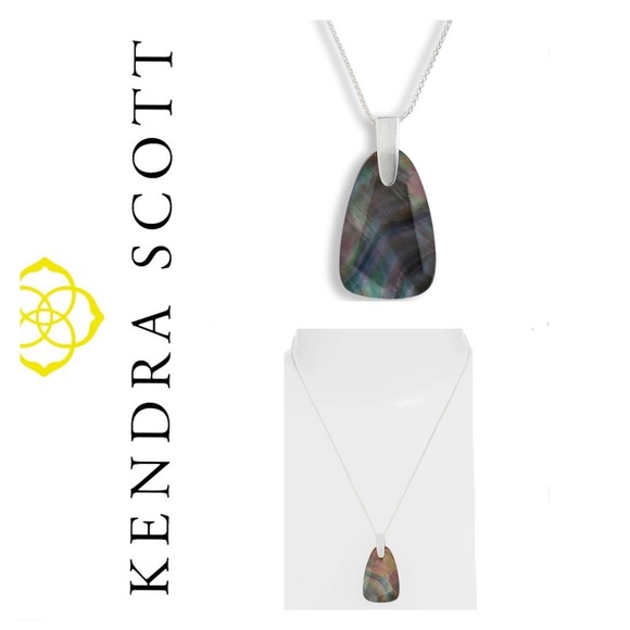 🐘🐘💓 Kendra Scott Long Pendant Necklace